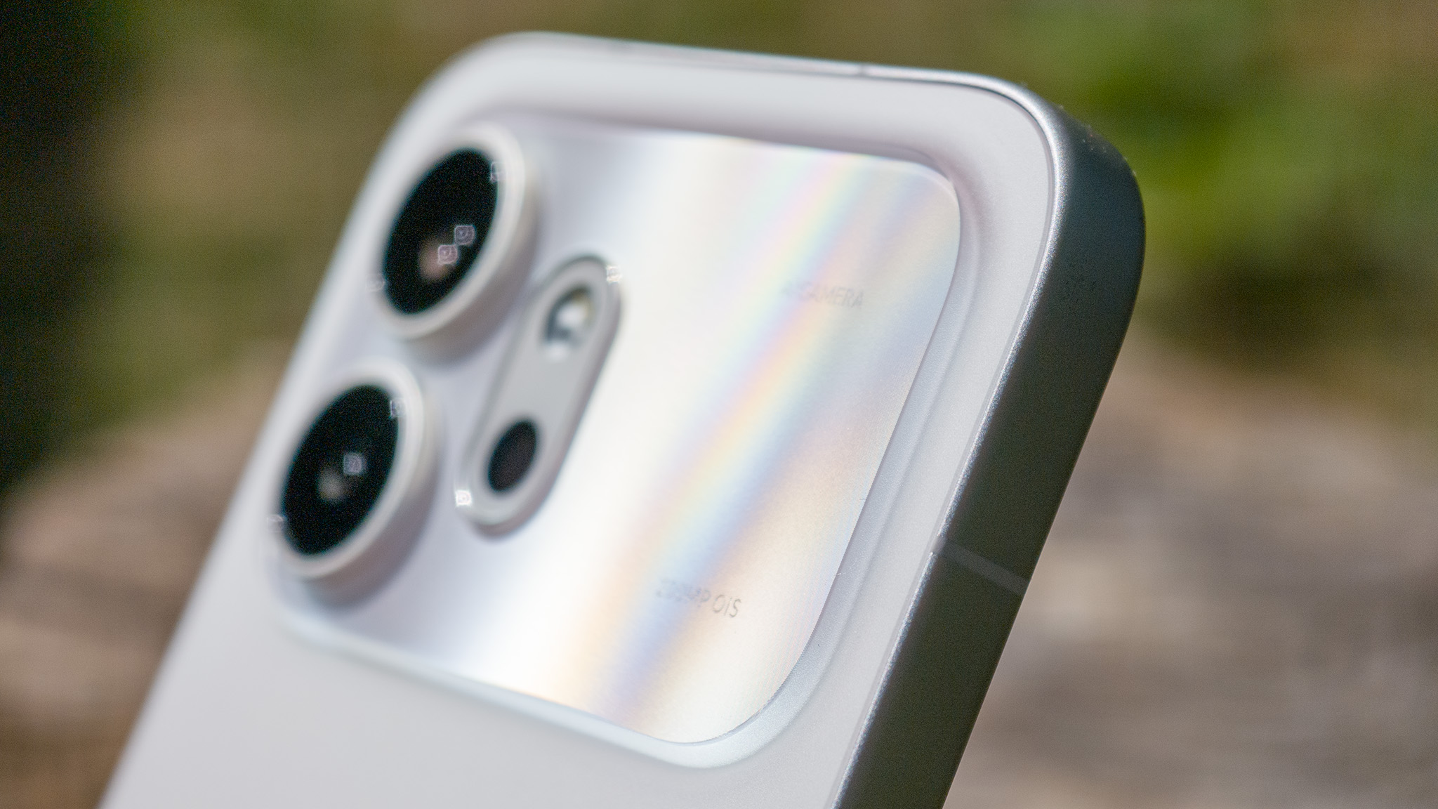 Detailed macro view of the Honor 600 chassis and metal frame construction.