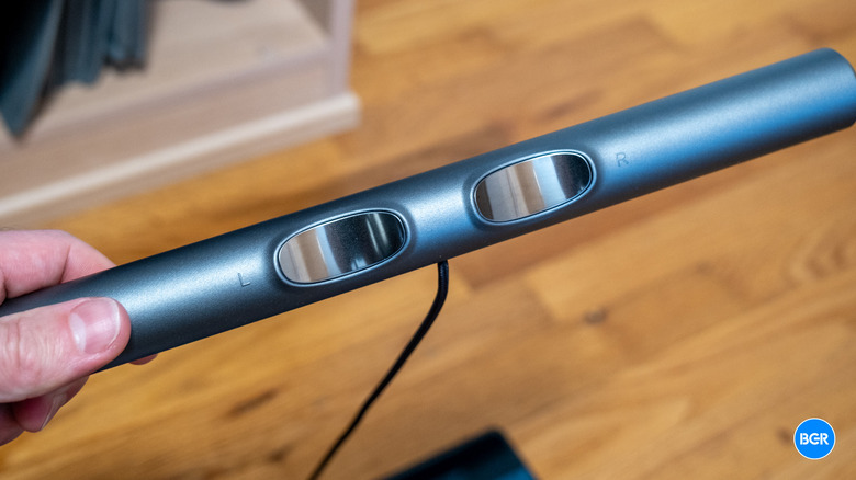 Close-up of the retractable handlebar on the Wyze Scale Ultra BodyScan.