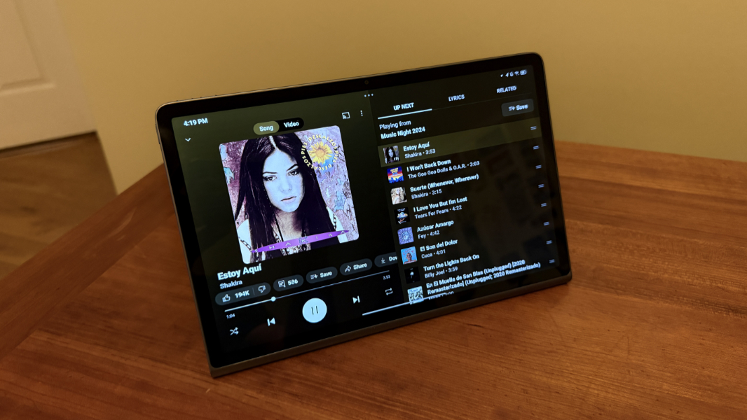Lenovo Tab Plus interface showing the active Bluetooth speaker mode.