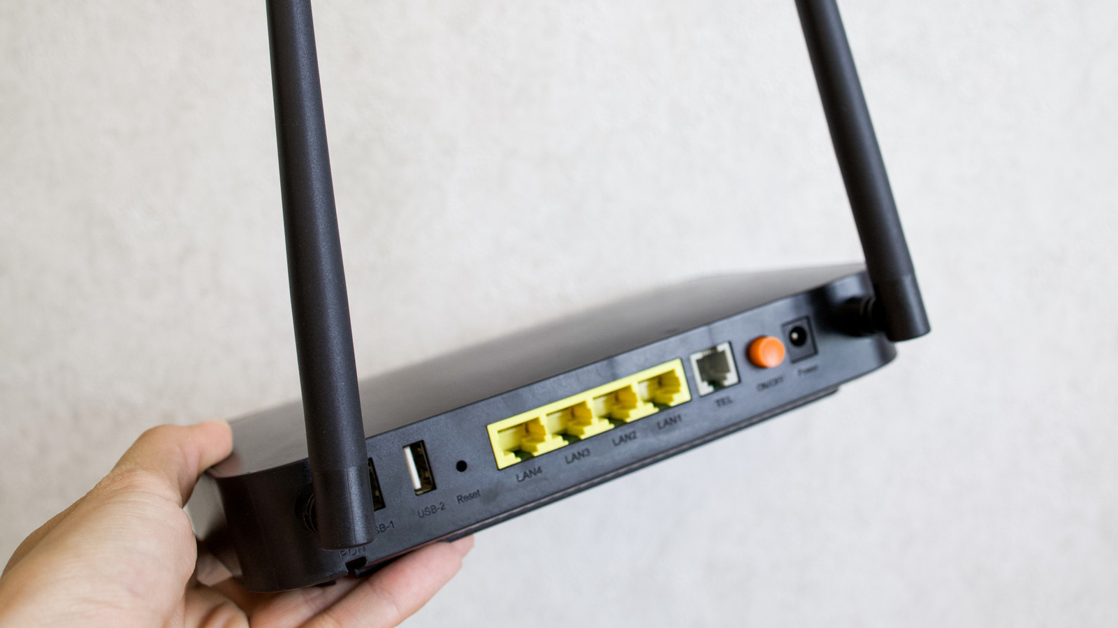 5 Dangerous Devices That Will Ruin Your Home Network Performance and Security