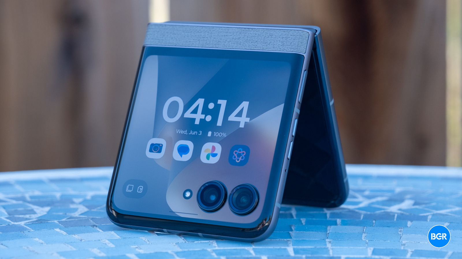 Motorola Razr 2026 Review: Is It Worth $100 More?